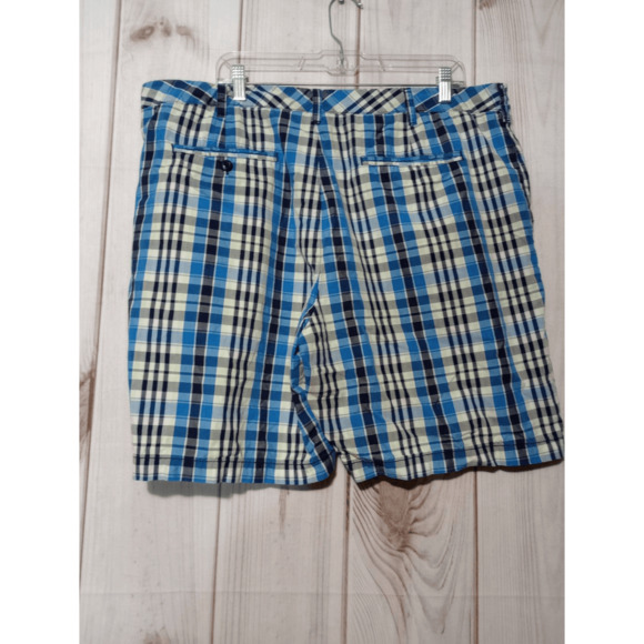 Croft and Barrow Shorts Men's‎ 40 Blue Plaid Bermuda - Picture 2 of 8